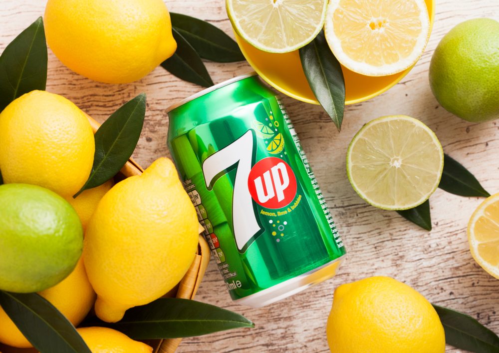 لماذا الرقم سبعة في 7up؟ وماذا تعني “بيبسي”؟ و من هو “ستاربكس”؟ وراء كل اسم قصة!