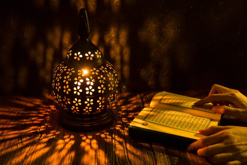 التدبر في القرآن الكريم والبلاغة/ shutterstock