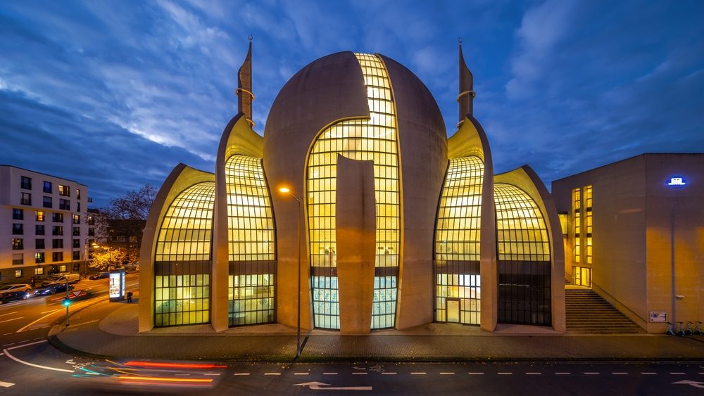مسجد كولونيا المركزي في ألمانيا/ shutterstock رمضان في ألمانيا