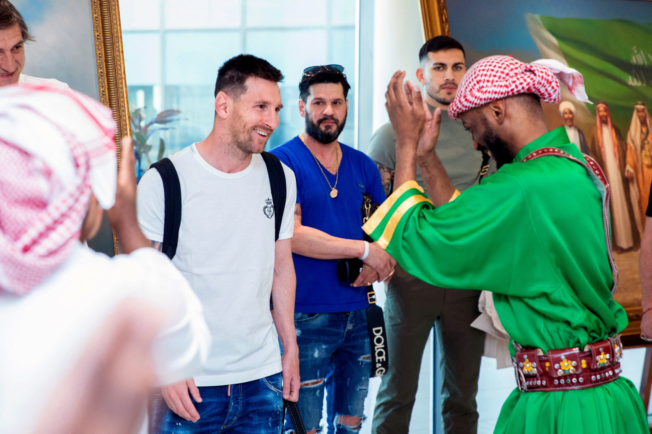 ليونيل ميسي في السعودية (رويترز)