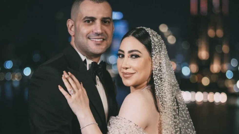 “عليّ الطلاق أبوظ الجوازة”! فيديو يظهر غضب المطربة المصرية بوسي أثناء حفل زفافها