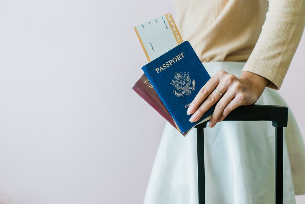 ما هي تكلفة تجديد جواز السفر لدول العالم؟ - Shutterstock