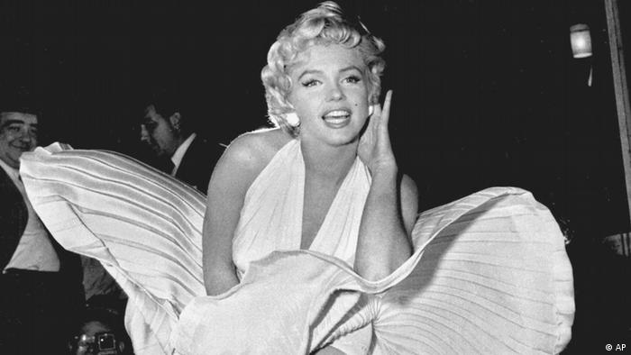 الشبه بينهما لا يُصدَّق.. ممثلة من كوبا تقوم بدور مارلين مونرو في فيلم Blonde (فيديو)