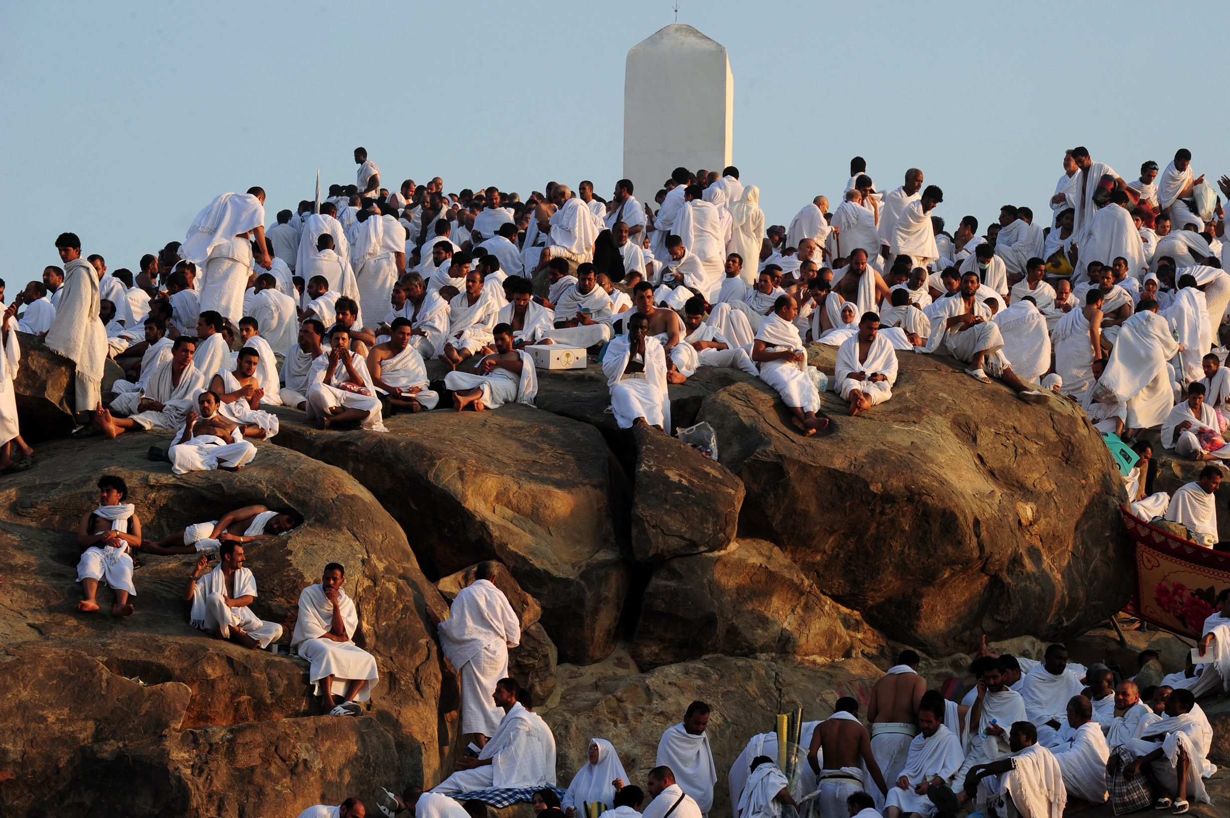 السعودية تعلن ثبوت رؤية هلال ذي الحجة وتحدد أول أيام عيد الأضحى.. وهذه الدول التي لم تر الهلال