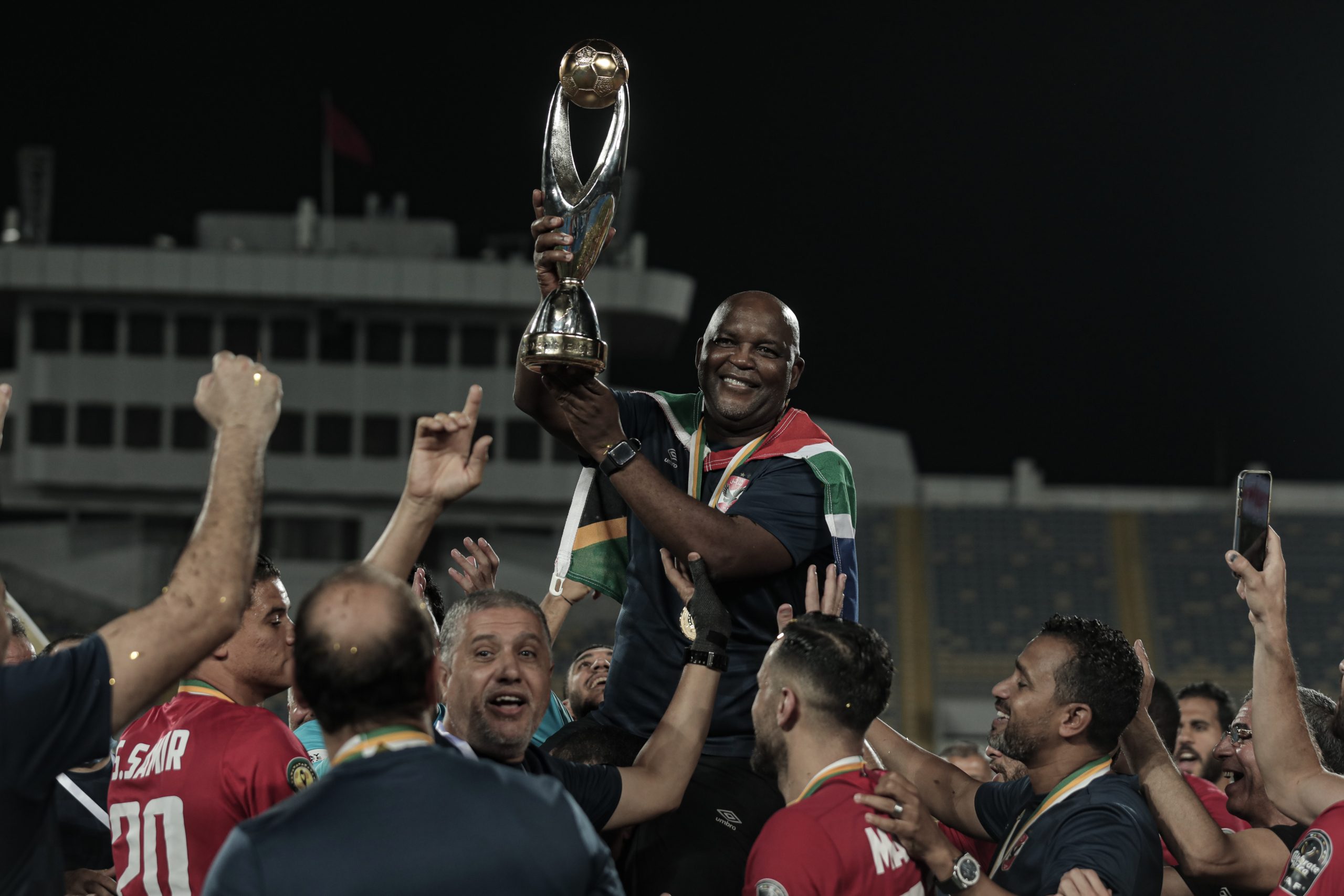 بيتسو موسيماني حصد 5 بطولات مع الأهلي المصري - gettyimages