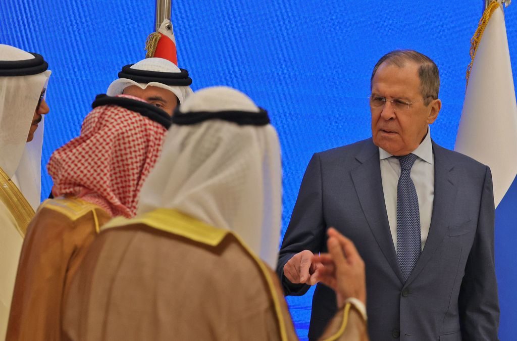 لافروف يثمّن من السعودية موقف دول الخليج: شركاء موسكو رفضوا المشاركة في العقوبات الغربية