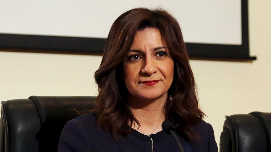 فيديو لوزيرة الهجرة المصرية تبكي.. لم تستطع إكمال حديثها بسبب قضية نجلها المتهم بالقتل بأمريكا