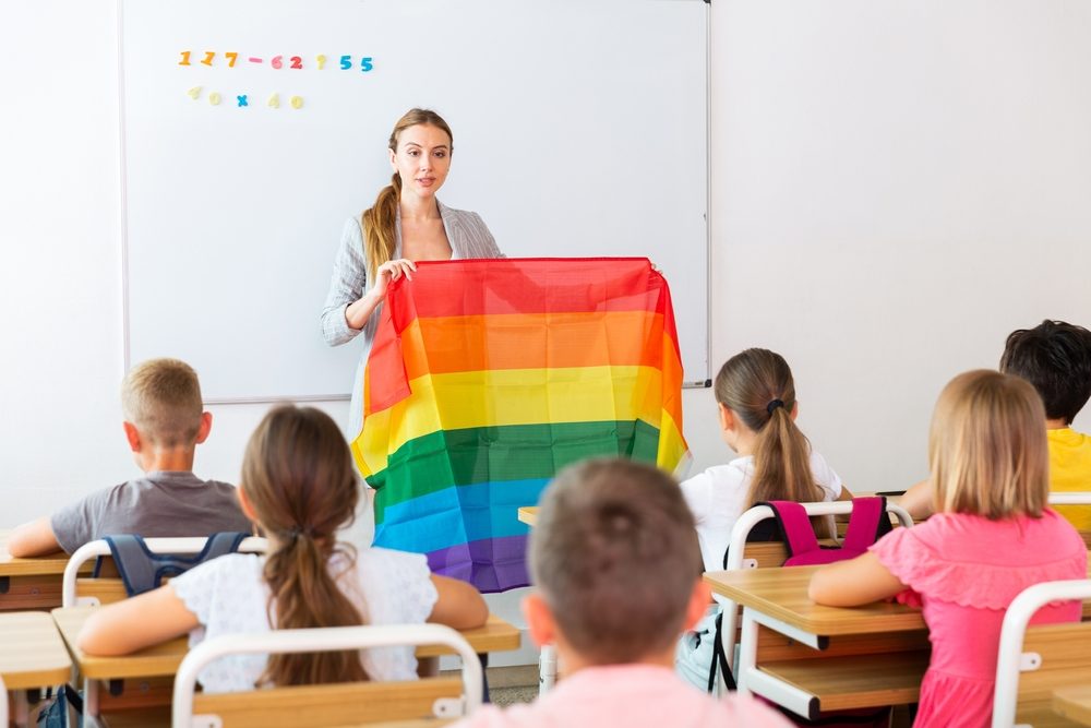 مسلمون ومسيحيون بأمريكا يتحدون لحظر كتب تروج للمثلية الجنسية في المدارس