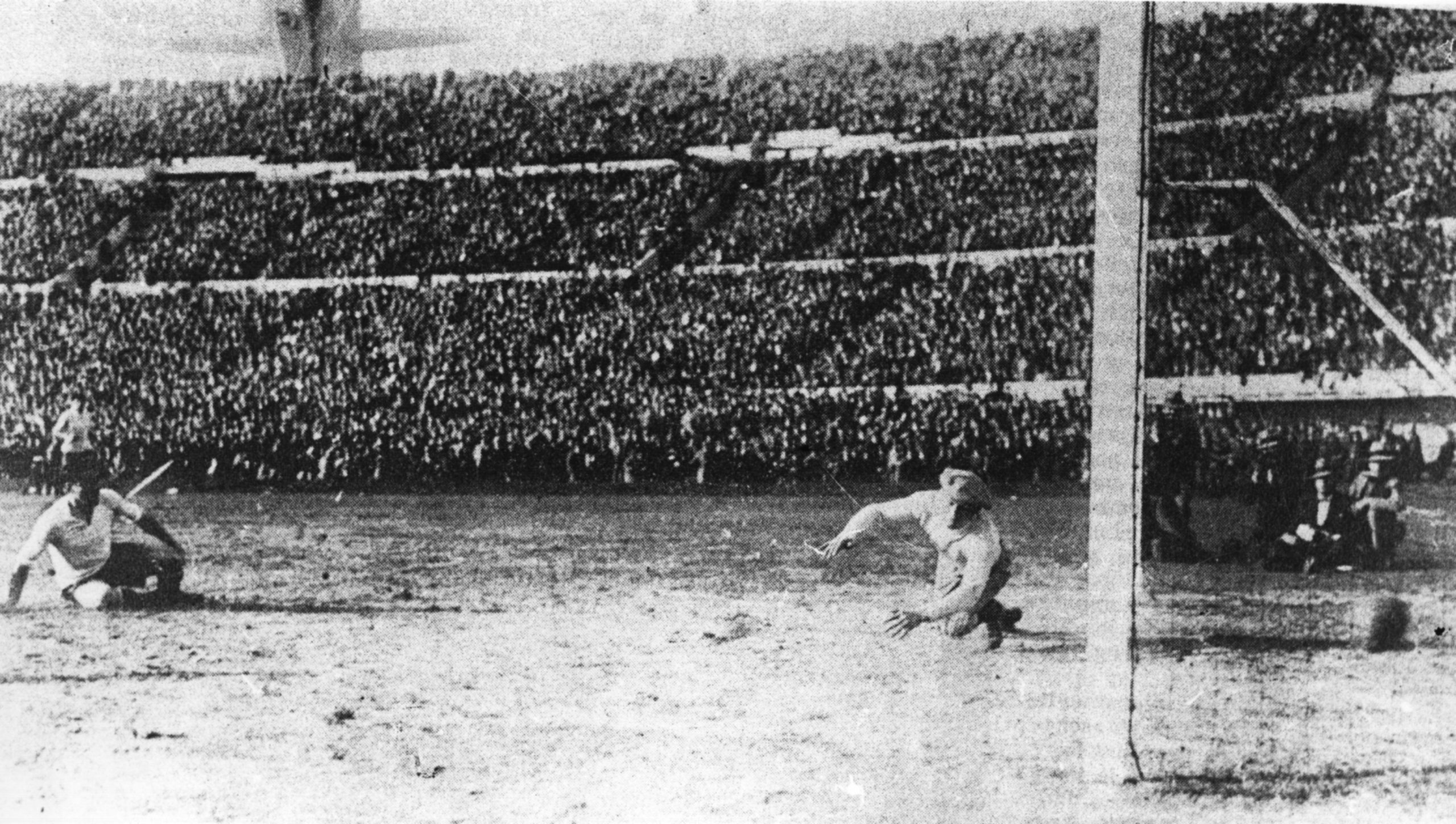 Getty Images/ أول بطولة كأس عالم في التاريخ جرت في الأورغواي في العام 1930 وسمّيت حينها كأس جول ريميه