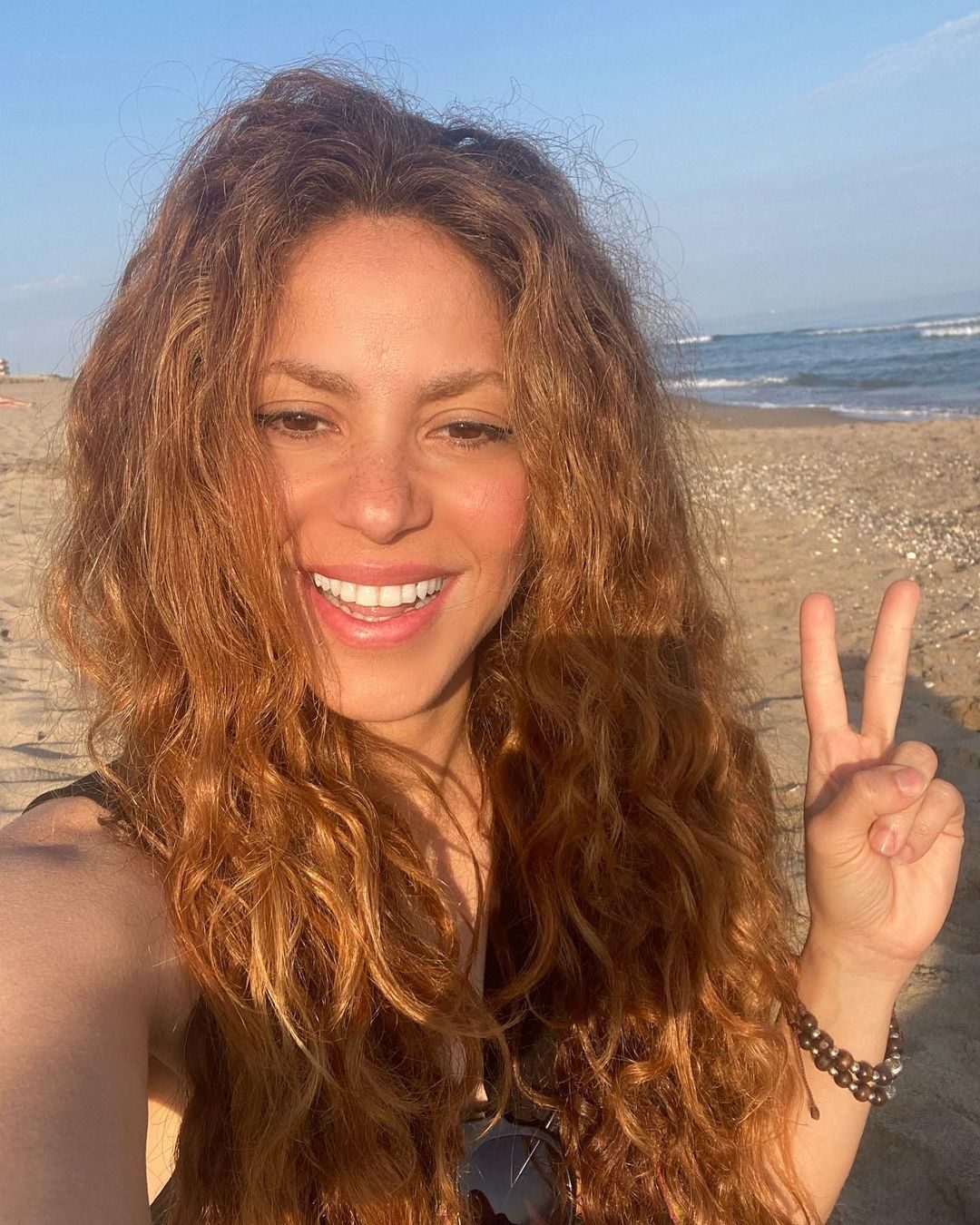 Instagram/ شاكيرا رفقة شاب وسيم وغريب في إسبانيا
