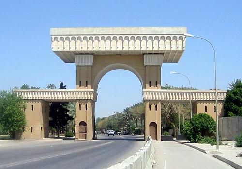 قلعة حصينة على خط النيران وتُستهدف بشكلٍ دائم.. ما هي “المنطقة الخضراء” بقلب بغداد؟