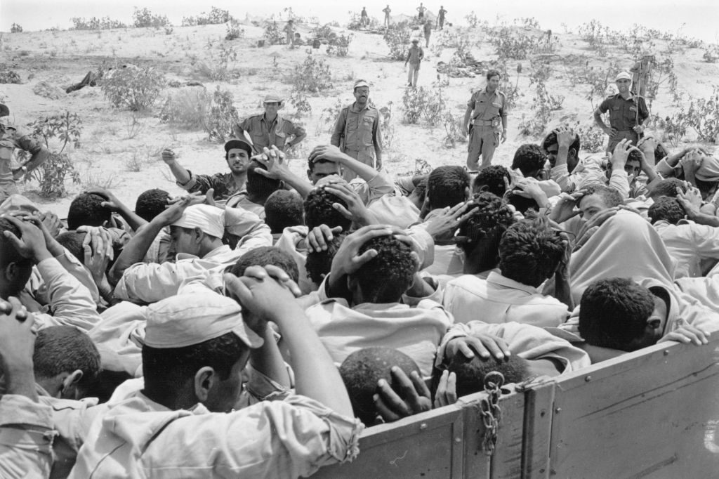 الأسرى المصريون في نكسة 1967 /Getty Images