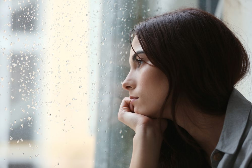 تشعر أن سعادتك مخطوفة دائماً.. 6 أخطاء في التفكير عليك تجنبها لتعيش حياة مطمئنة