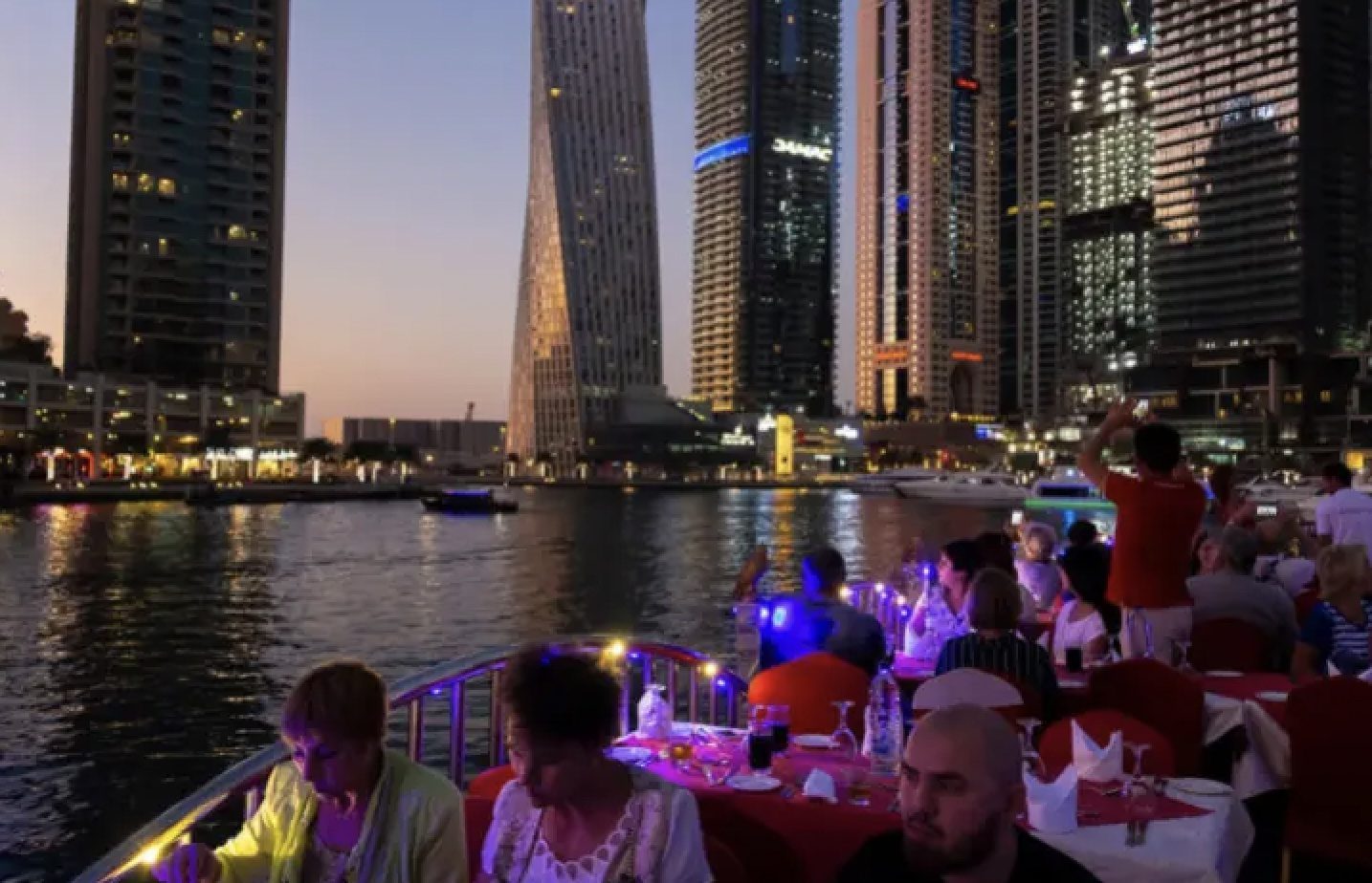 أُطلق عليه “بيبي” ويقدم أكلات إسرائيلية.. افتتاح مطعم إسرائيلي في دبي يحمل اسم بنيامين نتنياهو