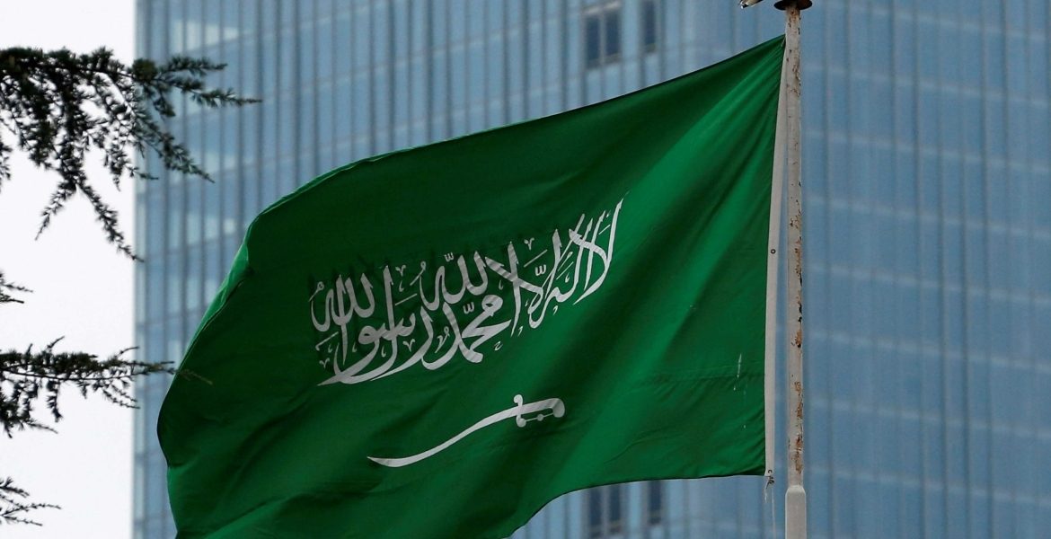 منظمة حقوقية: السعودية تقضي بسجن امرأة 45 عاماً.. أدينت باستخدام الإنترنت لتمزيق النسيج الاجتماعي!