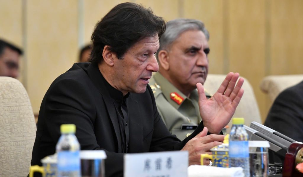 عمران خان يواجه “انتكاسة كبيرة”! لجنة الانتخابات الباكستانية تتهمه بتلقي أموال غير مشروعة