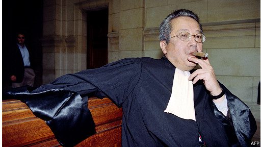 تزوَّج  جميلة بوحيرد ودافع عن صدام حسين وساند فلسطين.. عن  “محامي الرعب” الفرنسي جاك  فيرجيس