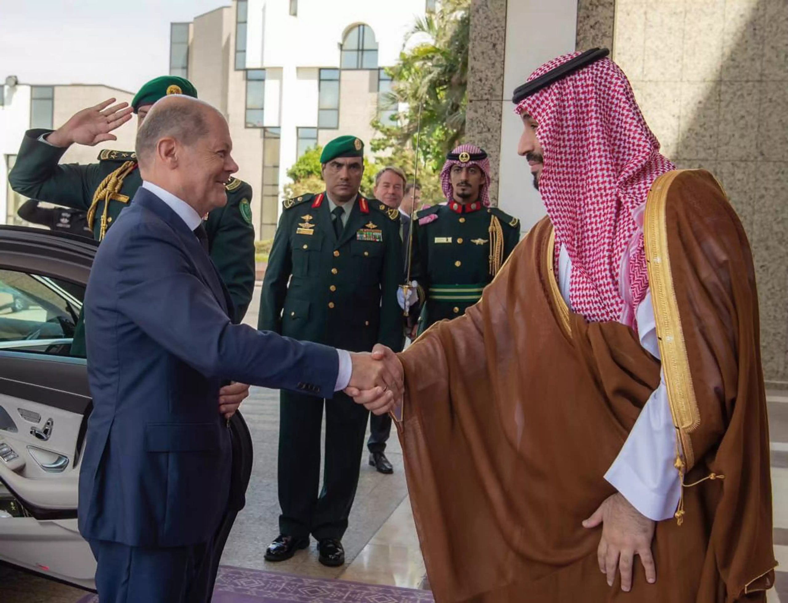 “خيبة أمل” من زيارة السعودية.. هل عاد المستشار الألماني بـ”خفي حنين” من جولة الخليج؟