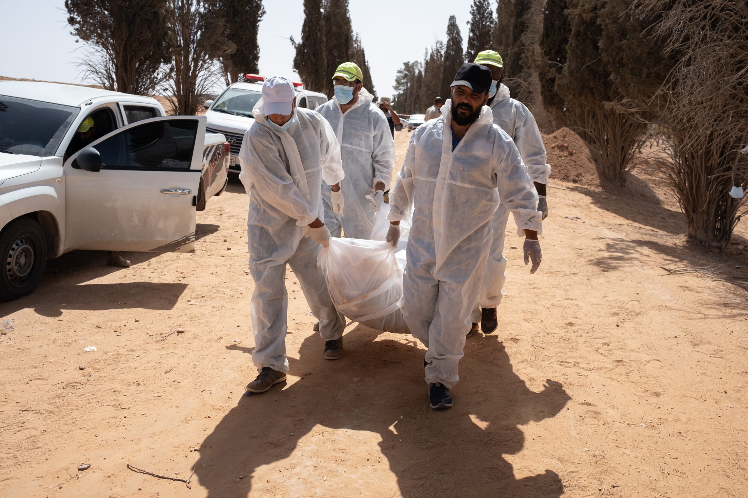 العثور على مقبرة جماعية في ليبيا.. 42 جثة مجهولة الهوية وُجدت في مدرسة بمدينة سرت