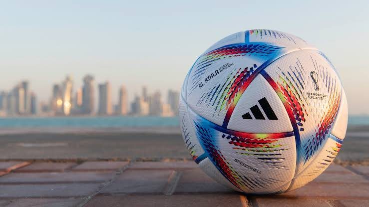 تقنيات جديدة يتم الكشف عنها لأول مرة.. كرة كأس العالم “الرحلة” يتم شحنها بالكهرباء لهذه الأسباب (صور)