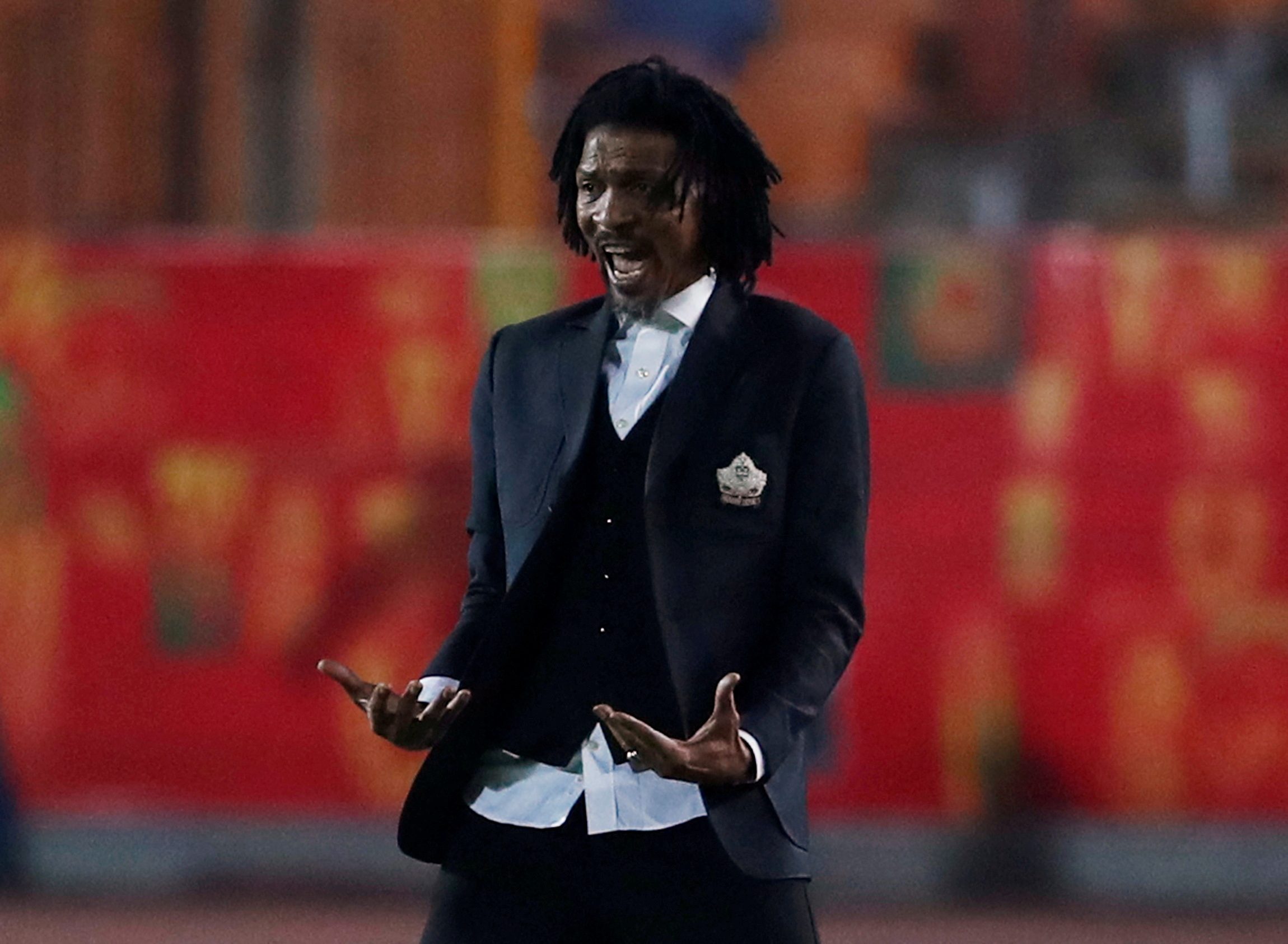 مدرّب الكاميرون يعود إلى حيلة الستينيات ليخدع البرازيل.. لعب مباراة كاملة دون لاعبي المنتخب!
