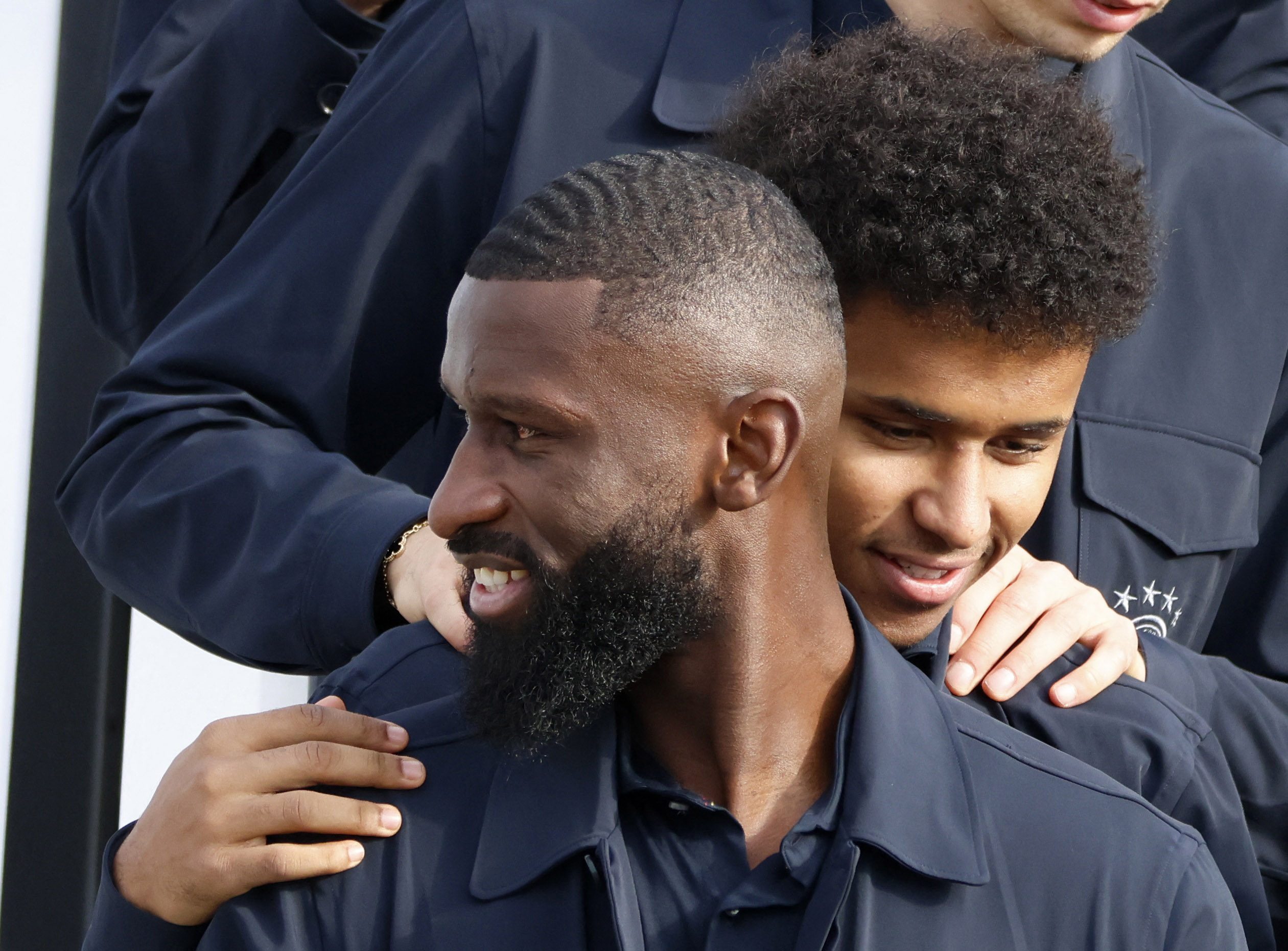 لم ينسَ بلاد والدته.. لاعب ألماني يتبرع بمكافأة كأس العالم لصالح الأطفال المرضى في سيراليون