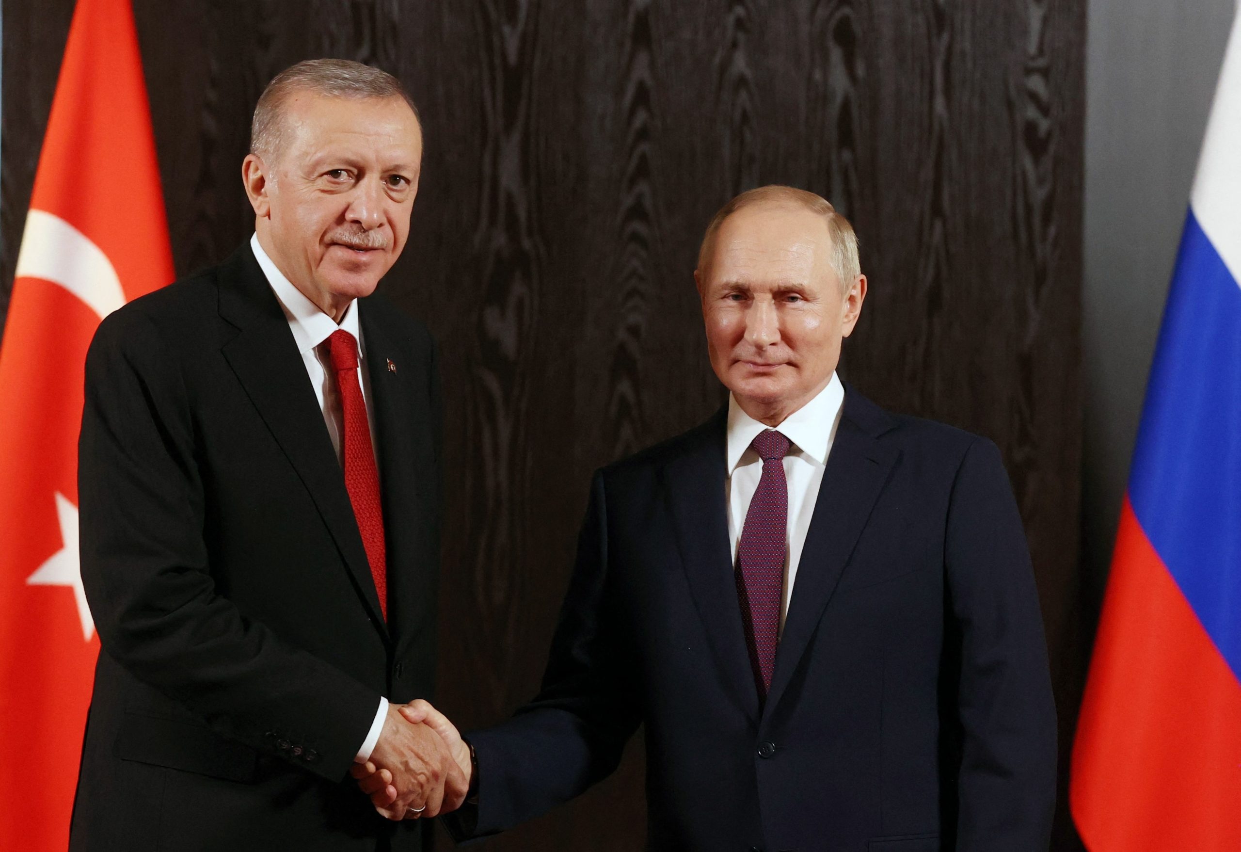 أردوغان وبوتين يتفقان على إرسال الحبوب “مجاناً” للدول الفقيرة.. تركيا “تسعى” لضمان وصولها للمحتاجين