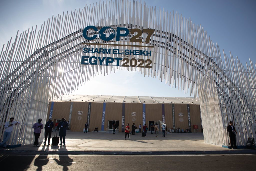 قمة المناخ تنطلق في شرم الشيخ وسط إجراءات أمنية “مشددة”.. مصر تنتظر وصول 100 رئيس دولة وحكومة