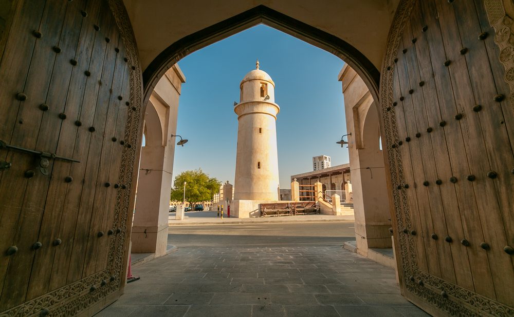 تقنيات ذكية وجداريات بكل اللغات.. كيف تُعرّف قطر جماهير كأس العالم على الإسلام بطرق إبداعية؟