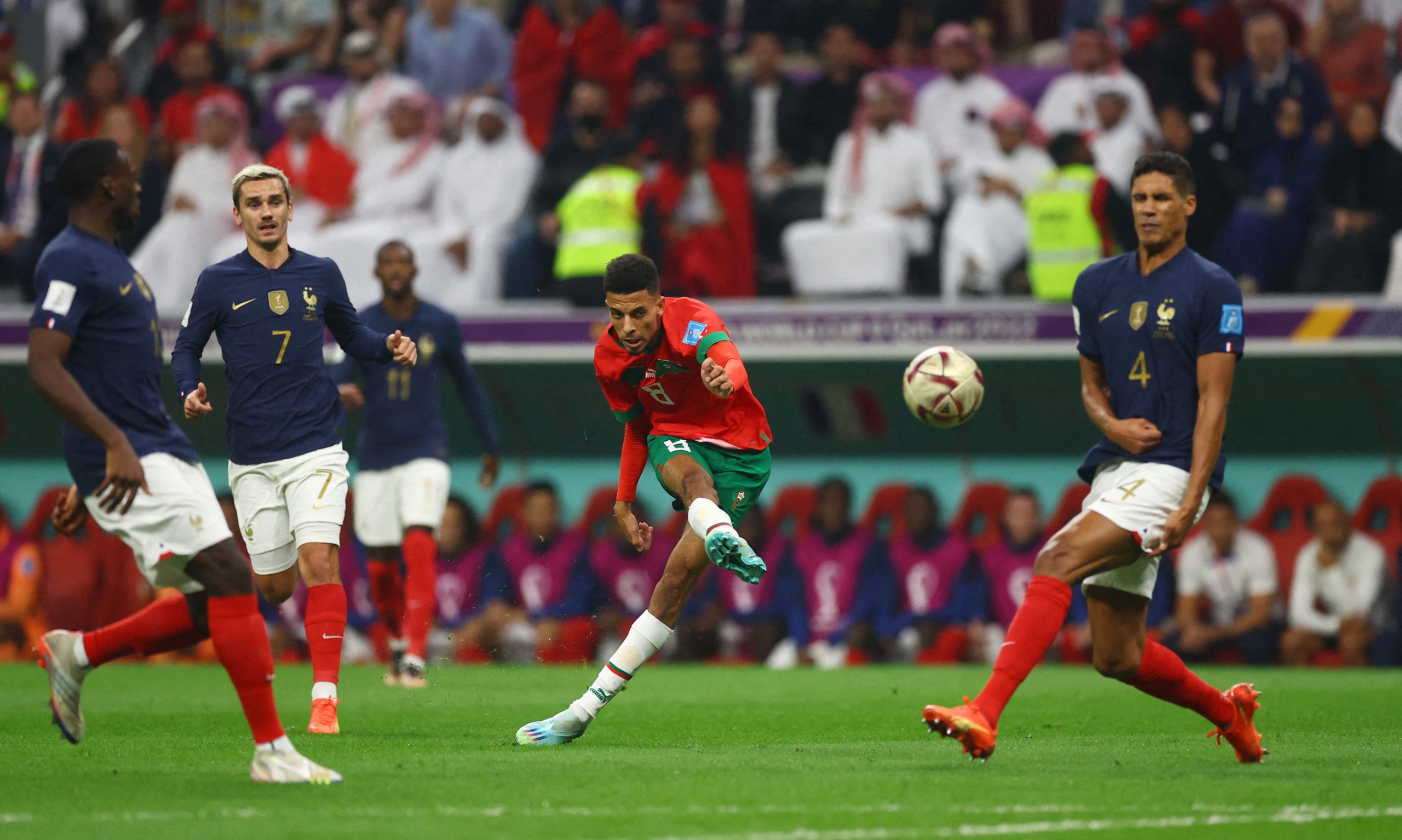 بعد انسحاب برشلونة من المفاوضات.. عز الدين أوناحي نجم منتخب المغرب يقترب من نابولي الإيطالي