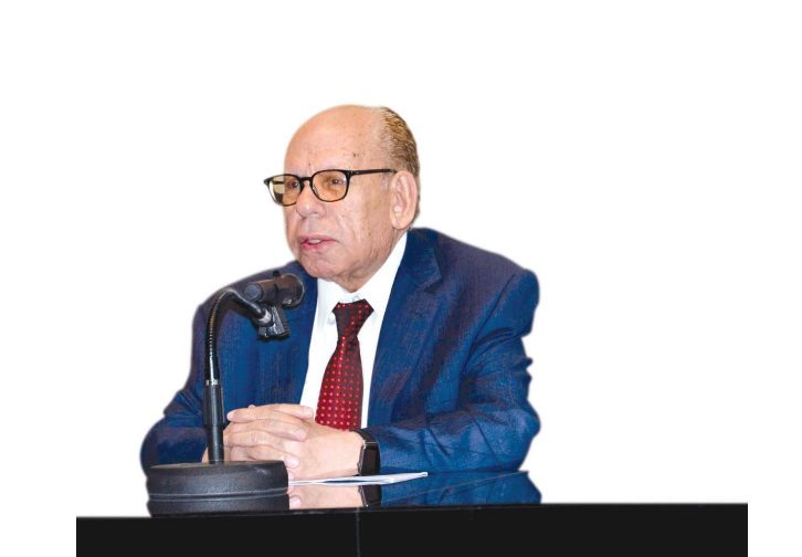 وفاة رئيس مجمع اللغة العربية بالقاهرة صلاح فضل عن عمر ناهز 84 عاماً