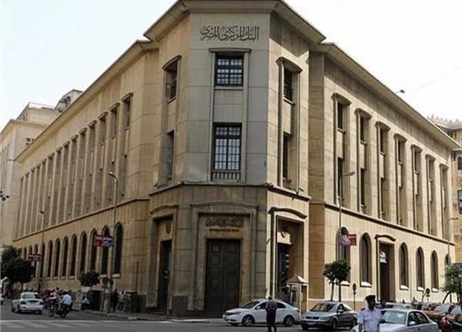 “وقف تمويل القطاع الخاص”.. أزمة جديدة تدق أبواب المصريين، فكيف ستتأثر أسعار السلع الاستهلاكية؟