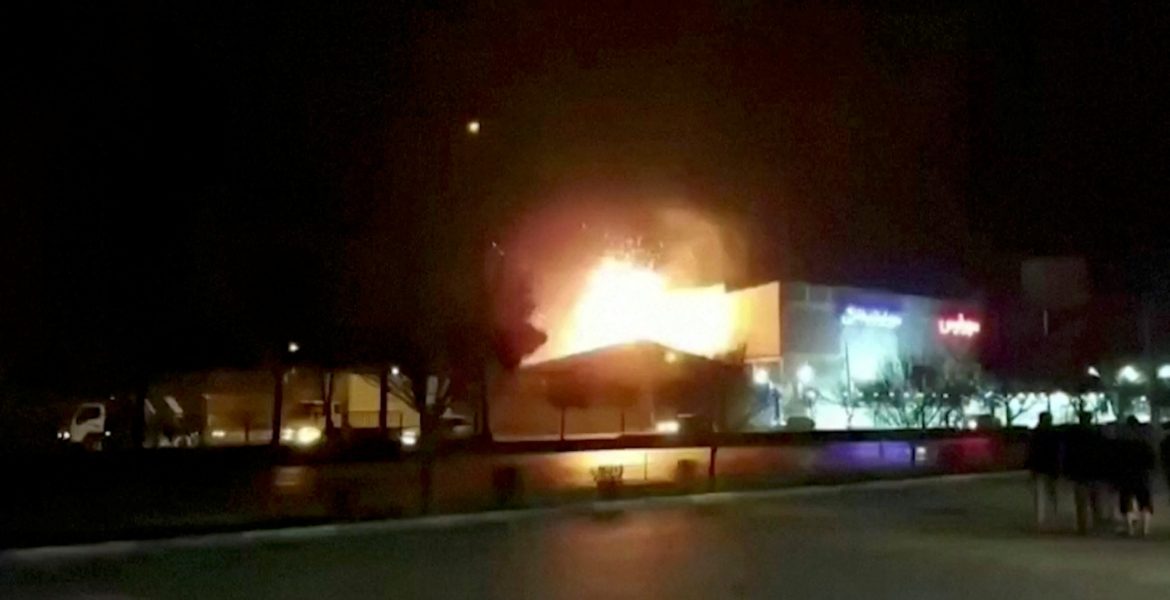 هل باتت إيران على وشك إنتاج قنبلة نووية، أم أن الغرب يروّج لذلك تمهيداً لقصفها؟