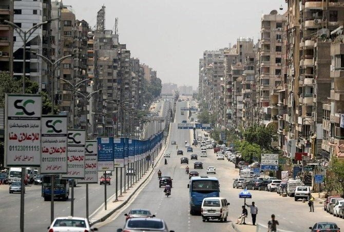 المصريون يلجأون لتقليل استهلاك السلع الأساسية.. “وول ستريت جورنال”: التضخم تسبب بإغلاق بعض المتاجر