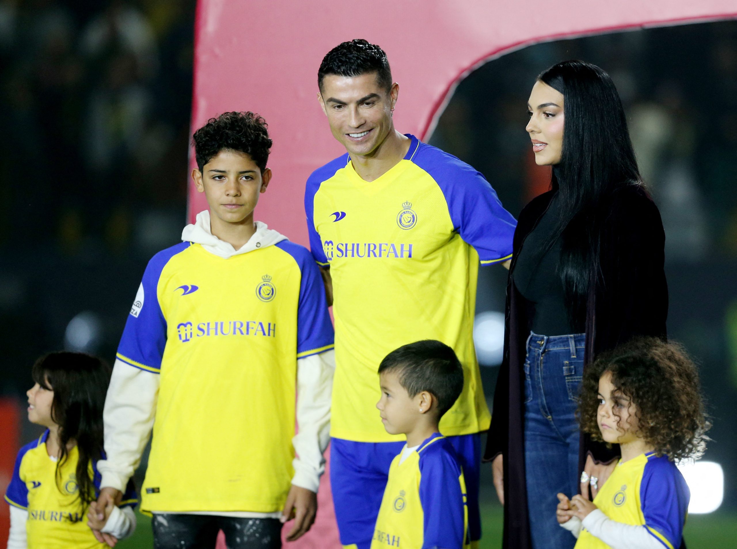 الصورة الأولى لوالدة نجل رونالدو المحتملة (رويترز)