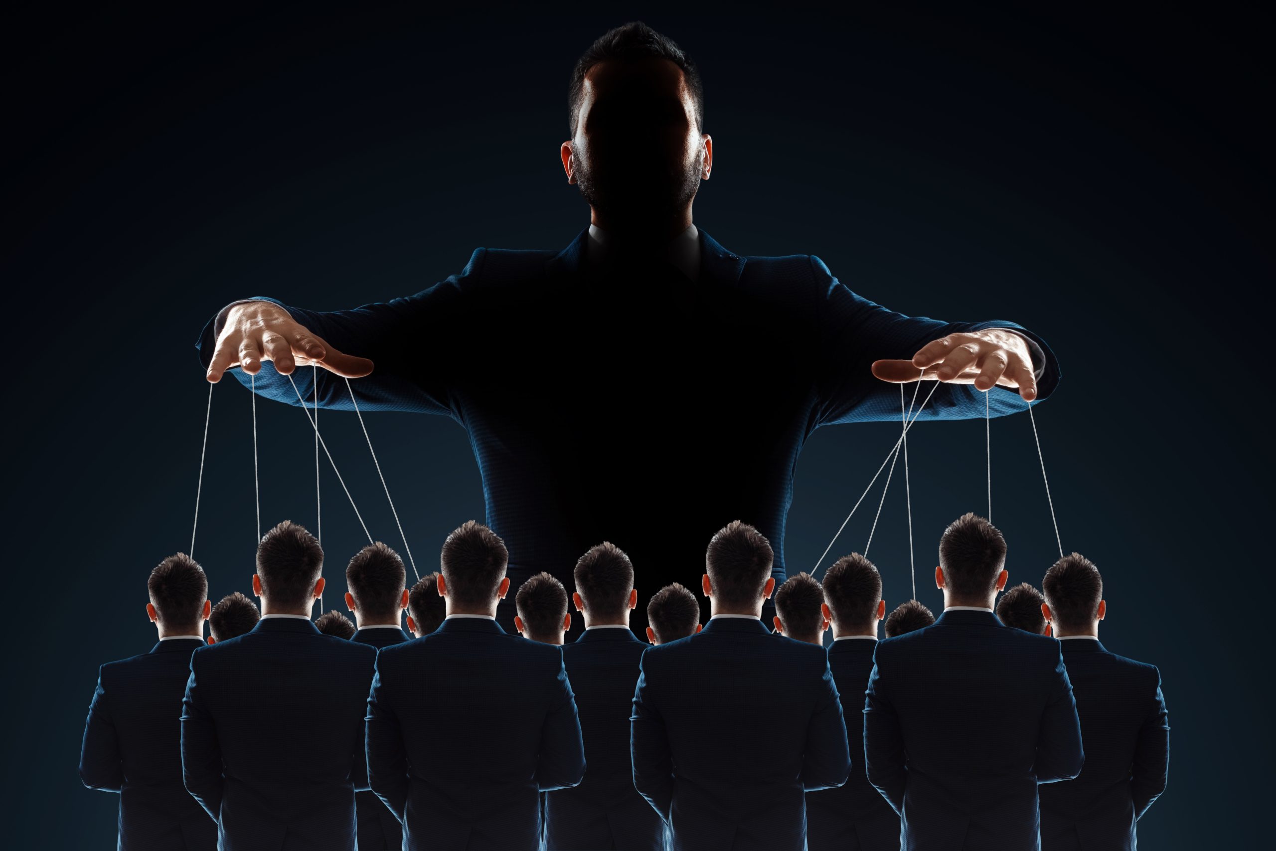 أخطر من الأكاذيب.. هكذا تكون القناعات الراسخة سلاحاً بيد المستبد