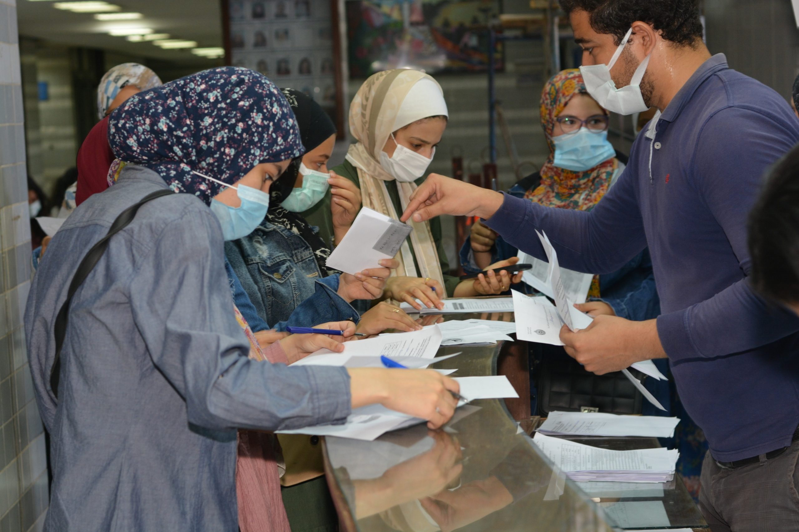 ازمة الورق في مصر تصل للمستشفيات
