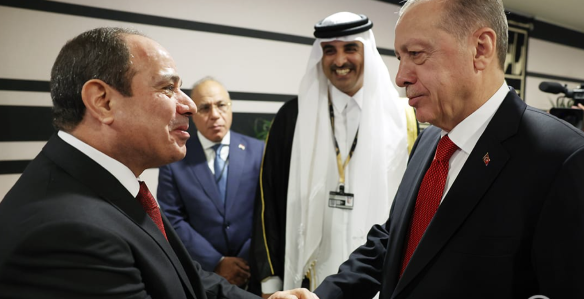 السيسي يهاتف أردوغان ويعزيه بضحايا الزلزال.. أعلن تضامن مصر مع الشعب التركي