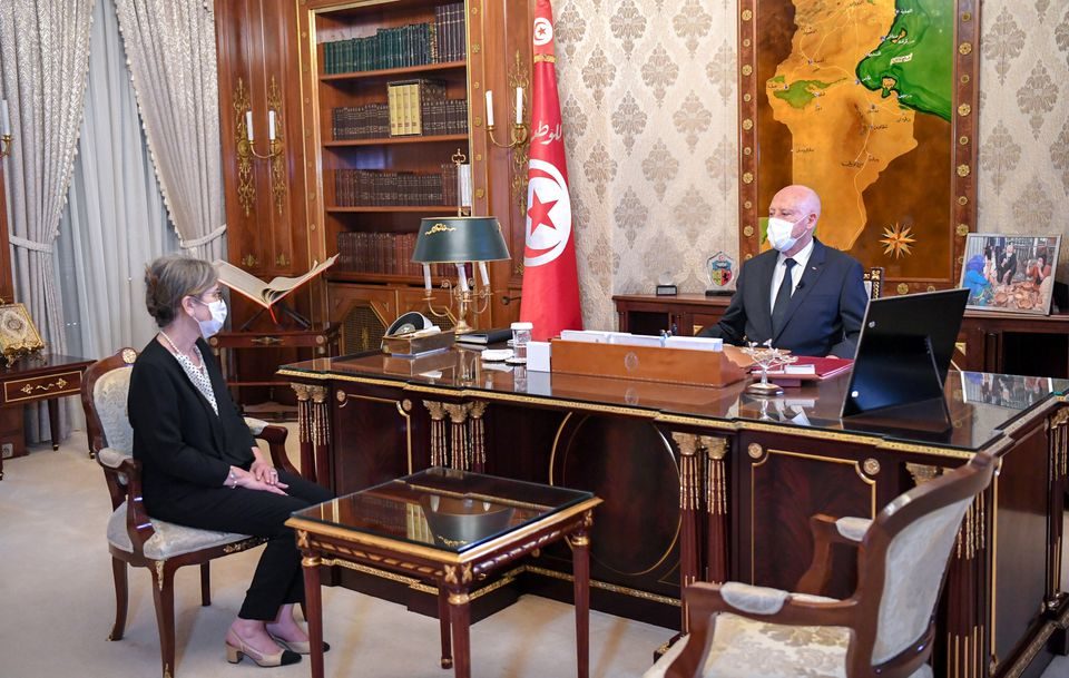 اعتراف بالإخفاق أم رسالة للمعارضة.. كيف يؤثر التعديل الوزاري الواسع بتونس على مستقبل حكم قيس سعيد؟