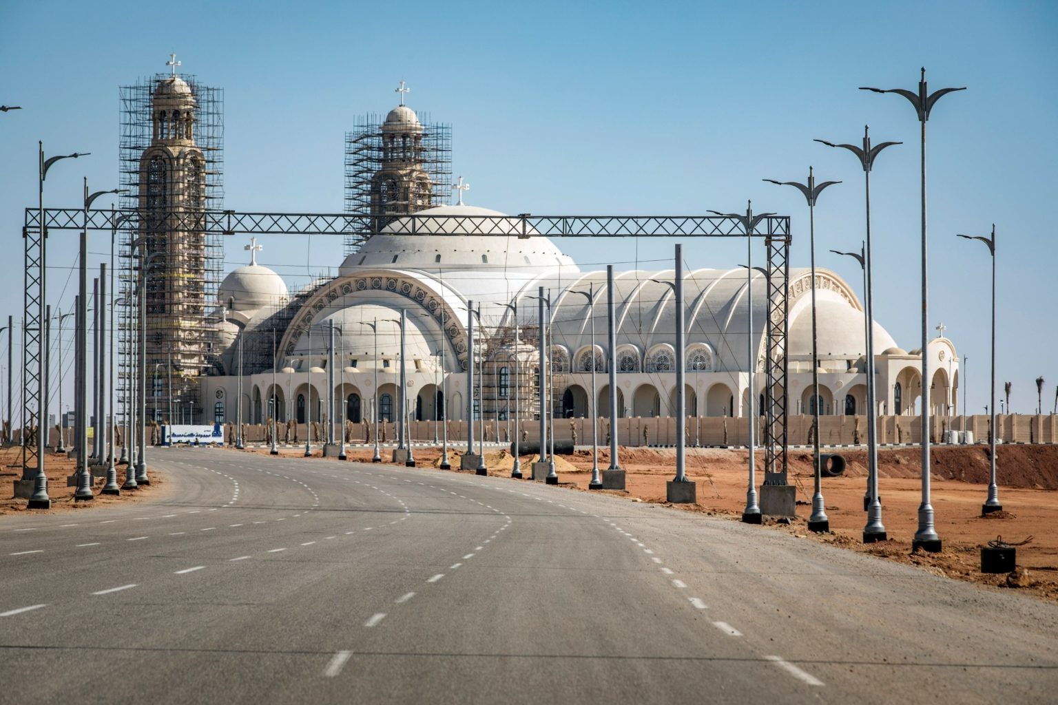 تعرف على أبرز المشروعات القومية المصرية، وما تكلفتها وأهميتها الاقتصادية وحقيقة الجدل المثار حولها؟