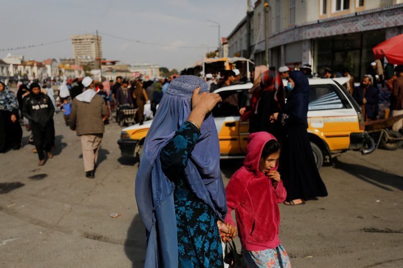 خطوة نادرة بأفغانستان.. نساء يظهرن في بث تلفزيوني مباشر للاحتفاء بيوم المرأة العالمي