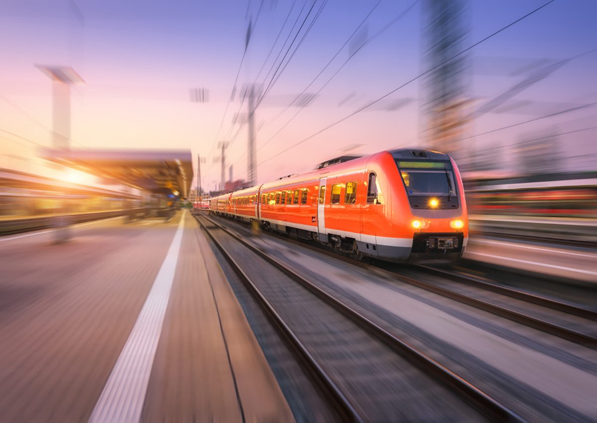 لماذا بدأ الأوروبيون التخلي عن الطائرات والاتجاه إلى القطارات؟ (تعبيرية/ shutterstock)