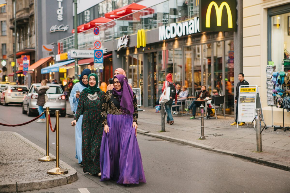 نصوم 16 ساعة ويؤذن الفجر في الثانية بعد منتصف الليل! لماذا نحب رمضان رغم صعوبته في ألمانيا؟
