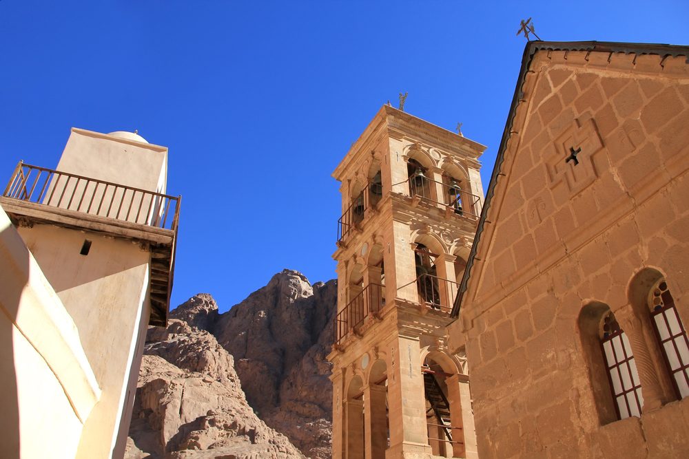 Shutter Stock/ بُني المسجد الفاطمي داخل دير سانت كاترين في عام 1106 ميلادية بأمر من الخليفة الفاطمي الآمر بأحكام الله