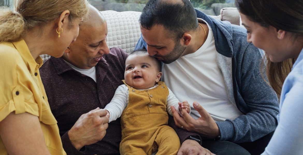 4 من كل 10 أزواج ليس لديهم أطفال! بيانات تكشف تراجع الإنجاب لدى العائلات في بريطانيا