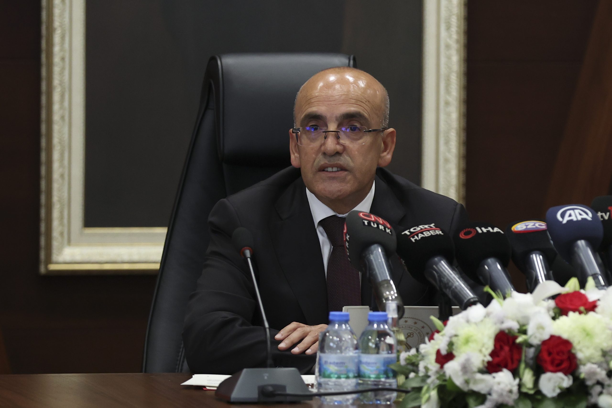 البورصة ترتفع والليرة تهبط.. ماذا يحدث للاقتصاد التركي بعد انتهاء الانتخابات؟