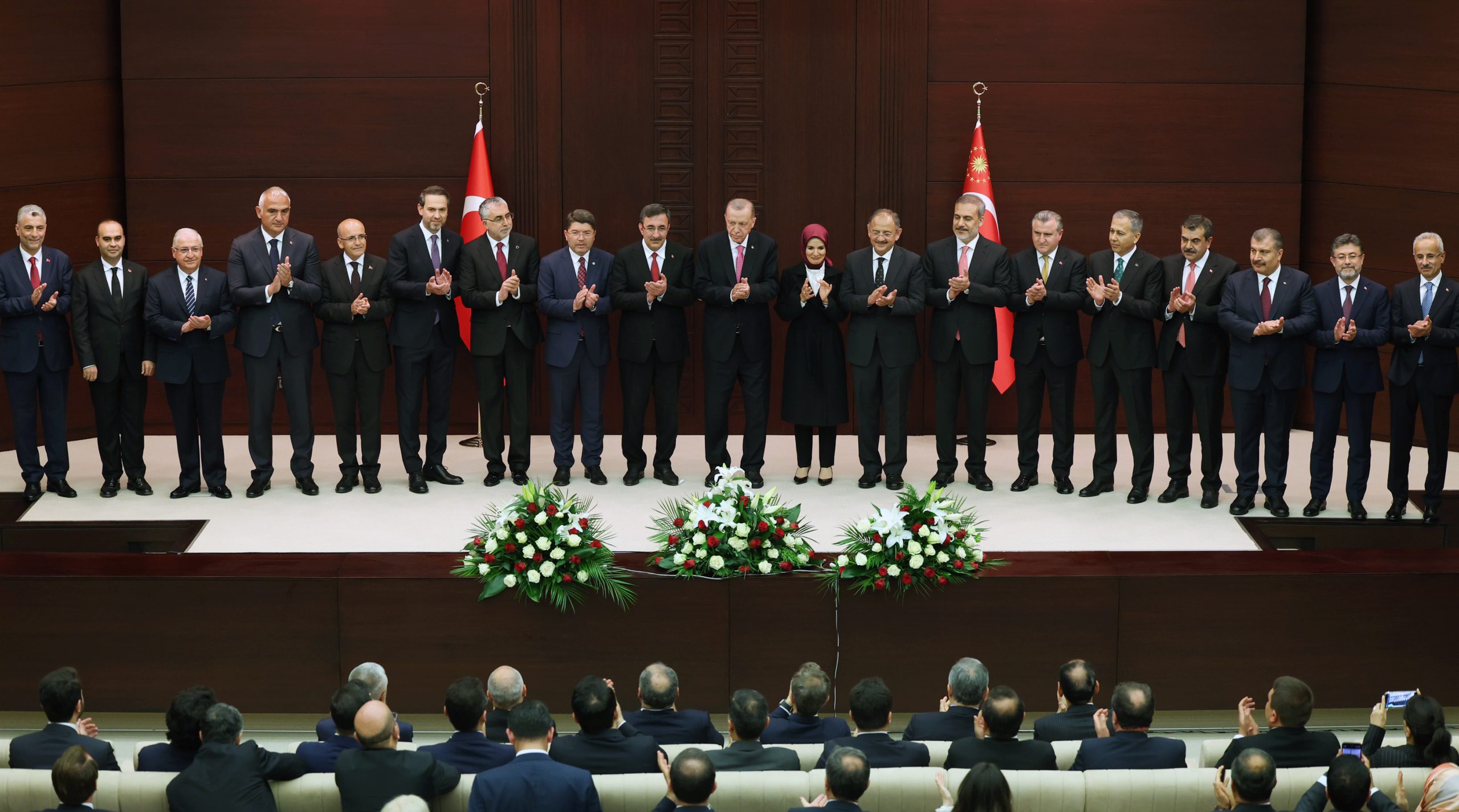 “ابنة أردوغان الروحية”.. وزيرة الأسرة بحكومة تركيا الجديدة كانت أول نائبة محجبة في البرلمان الأوروبي