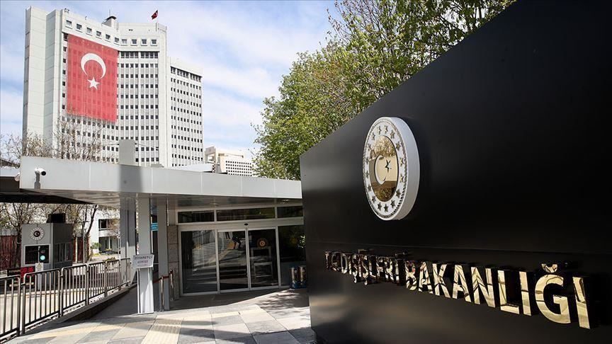 حرقوا العلم التركي ودمية تمثّل أردوغان! أنقرة تستدعي سفير سويسرا وتحتج على “هجوم مستفز” في زيوريخ