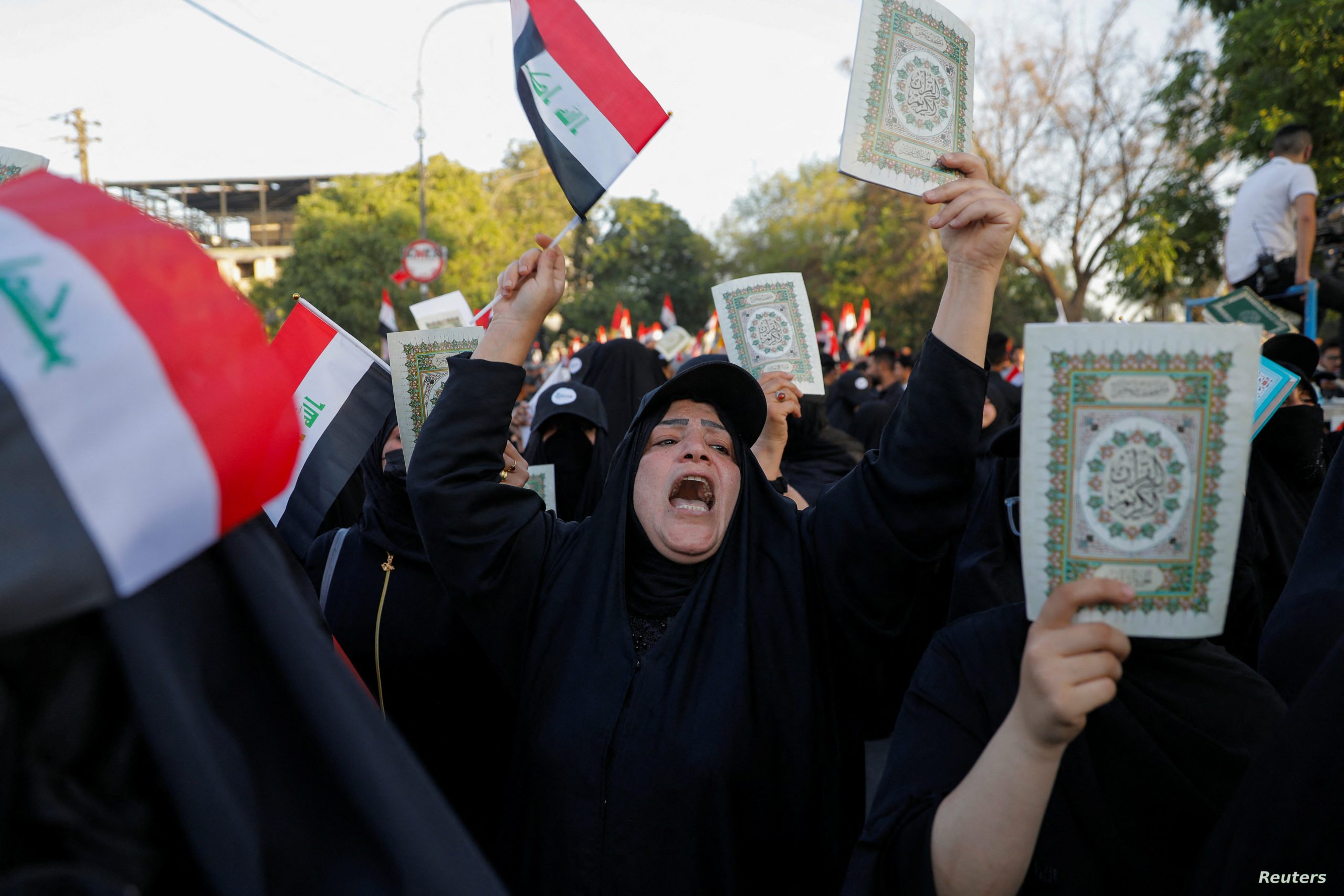 إدانات عربية وإسلامية لحرق المصحف بالدنمارك.. والجزائر تستدعي سفيرة كوبنهاغن احتجاجاً على الإساءة للقرآن