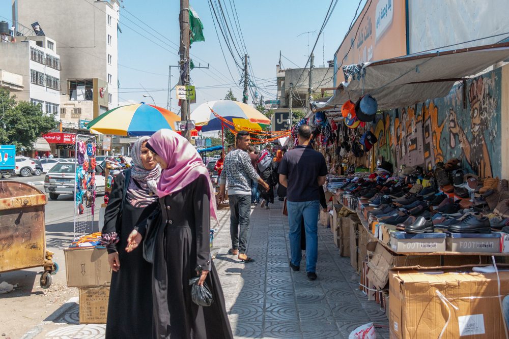 معاناة الغزاويين تخطّت درجات الحرارة.. كيف يعيش قطاع غزة صيفاً مأساوياً بلا كهرباء؟